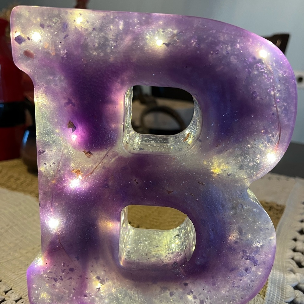 Custom resin letters - Picture 11 of 16